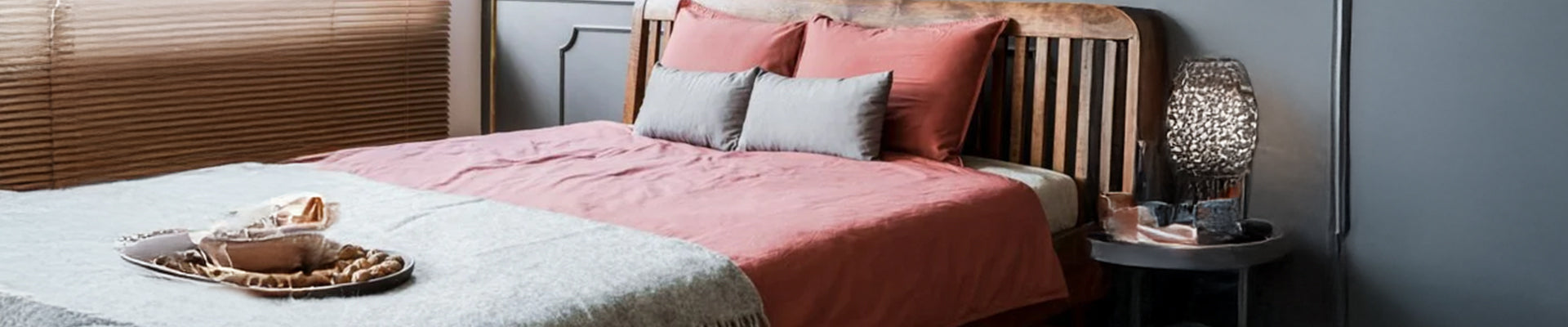 what color sheets go with red comforter