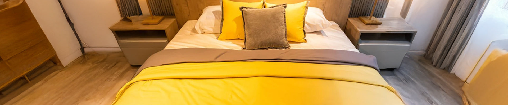 what color sheets go with yellow comforter