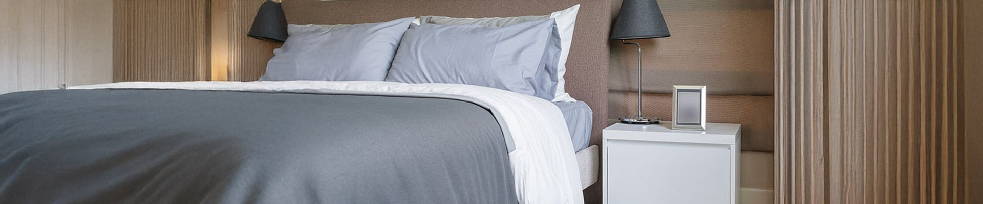 what color comforter goes with grey sheets